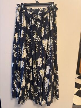 H&M Black Maxi Skirt with White and Cream Floral Print
